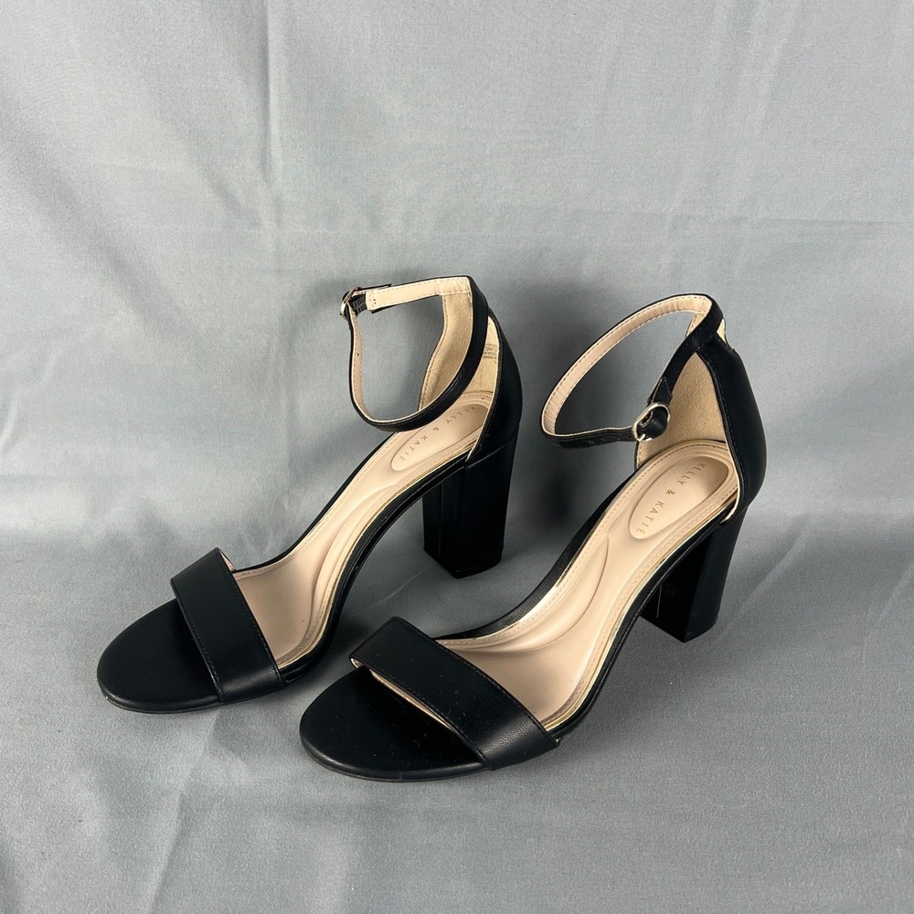 Kelly & Katie Hailee Sandals Womens 8.5M Black Block Heel Adjustable Ankle Strap